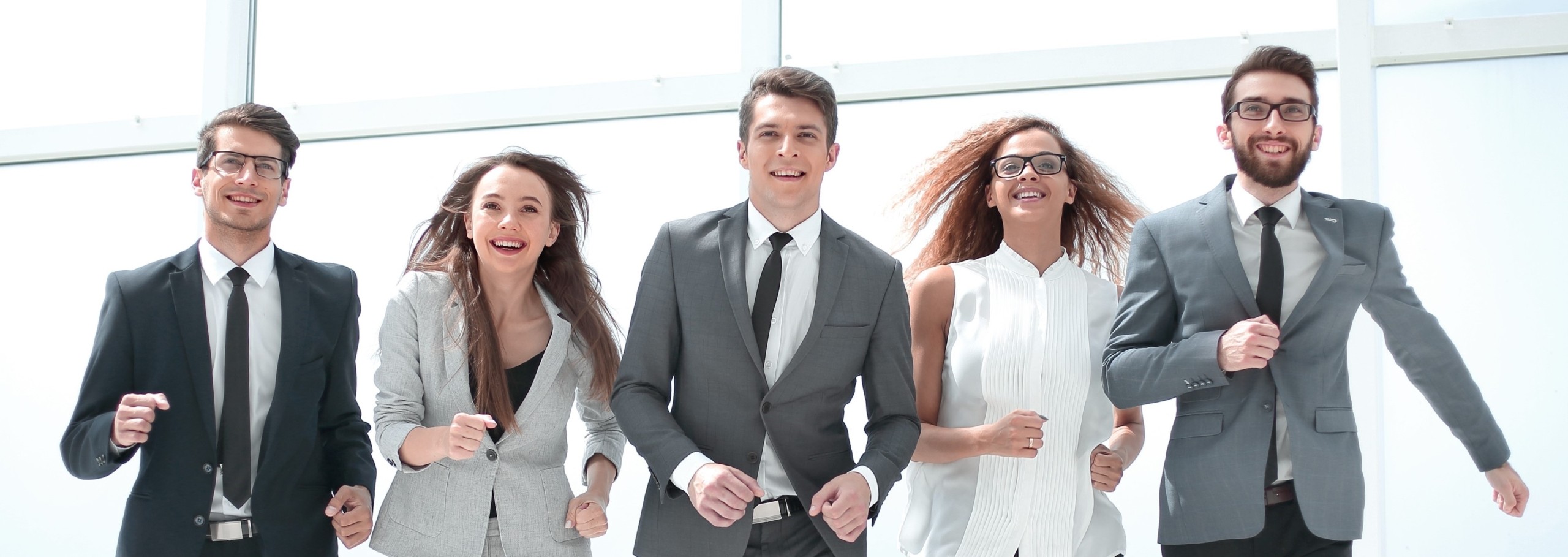 in full growth.a group of business people walking together.